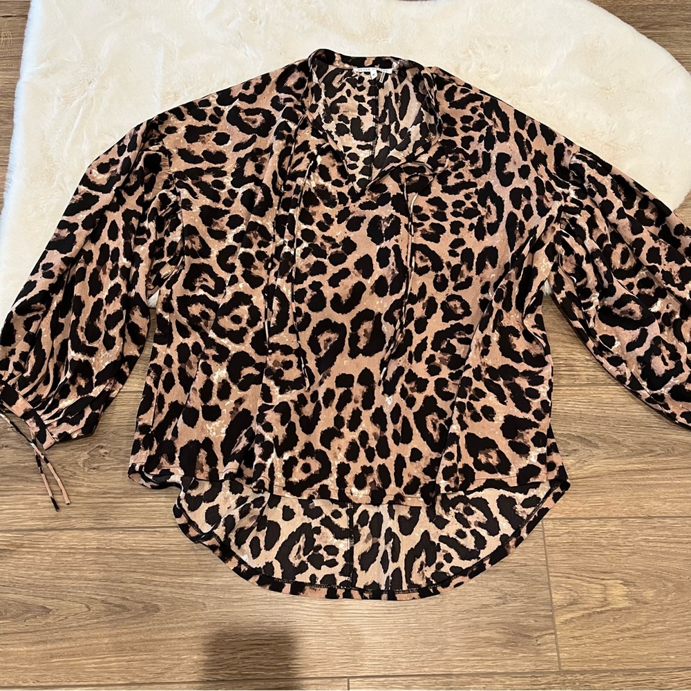 Leopard Print Tunic Blouse Size M - Picture 2 of 7